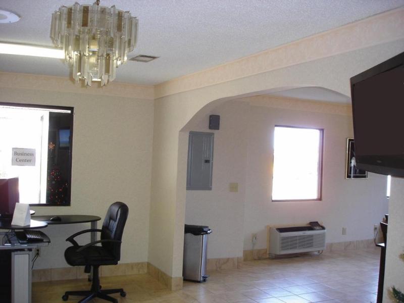 Americas Best Value Inn & Suites Macon at Eisenhower Pkwy - photo 30