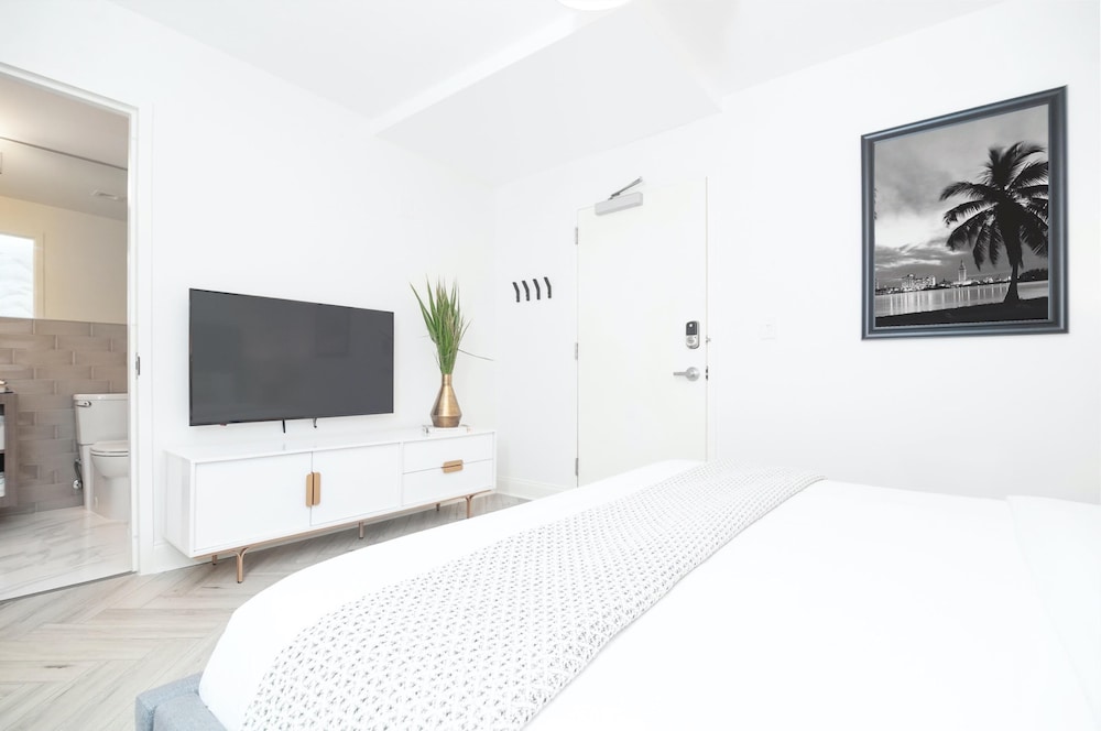 Luxuri Suites - photo 10