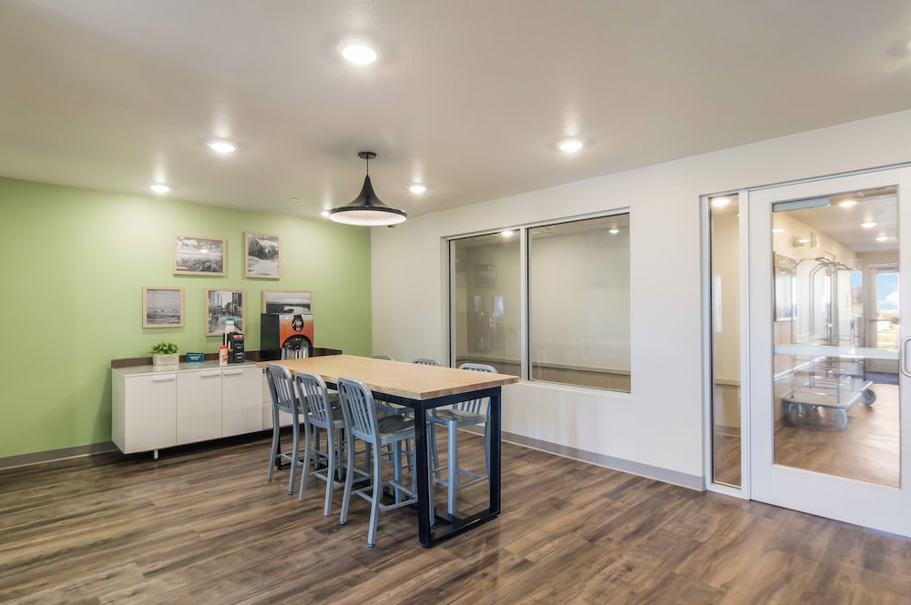 WoodSpring Suites Beaverton Portland West - photo 2