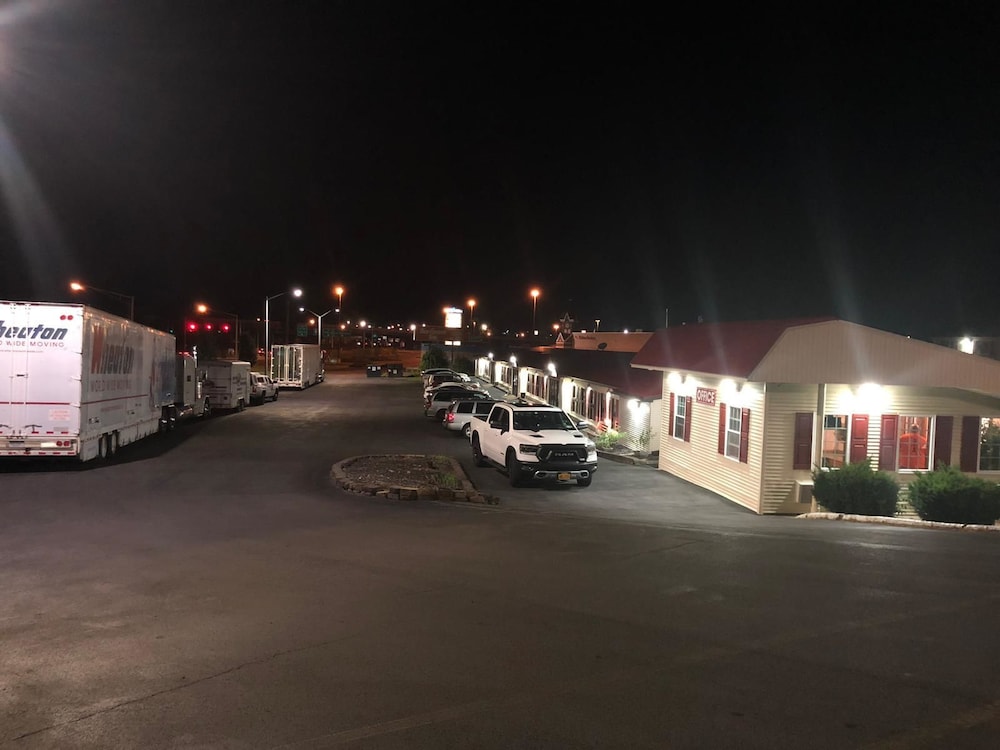 Red Carpet Inn North Syracuse - photo 34