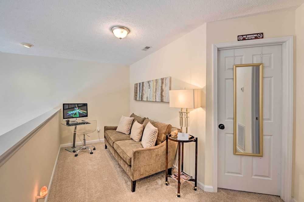 Charming Nashville Home about 6 Mi to Downtown — 4-Star Luxury Hotel in Nashville, United States