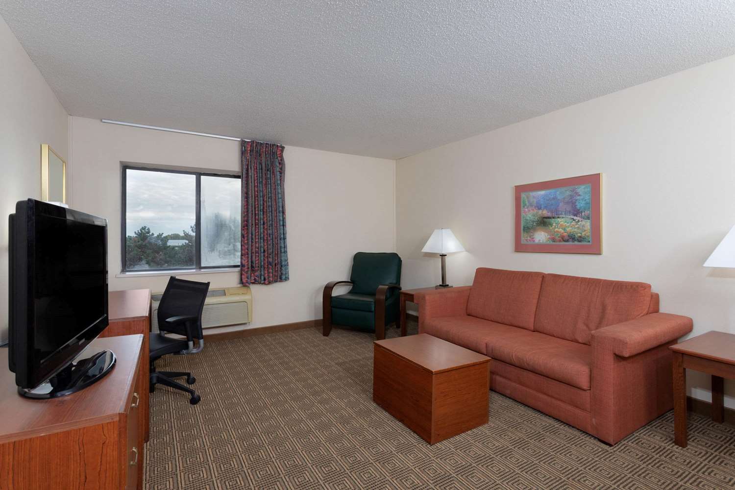 Norwood Inn & Suites Indianapolis East Post Drive - photo 23