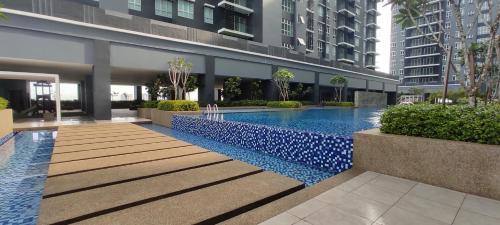 Bukit Rimau Instagrammable 2 Bedroom Apartment With Pool View up to 5 PAX — 5-Star Luxury Hotel in Shah Alam, Malaysia