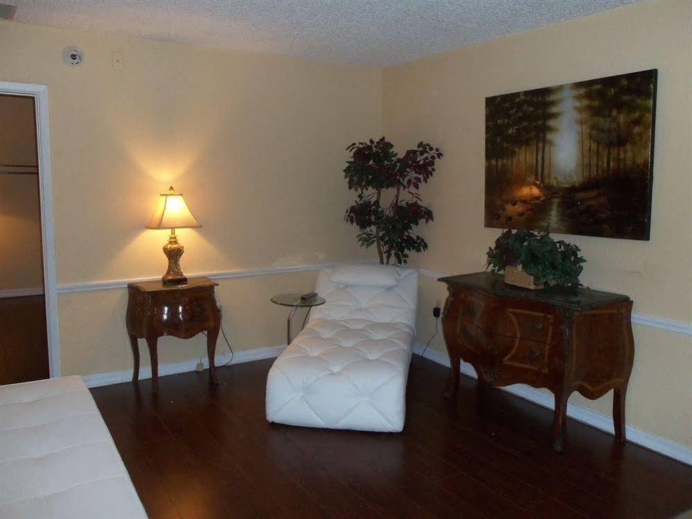 Claremont Kissimmee Hotel - photo 9