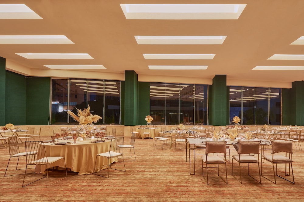 Meeting facility