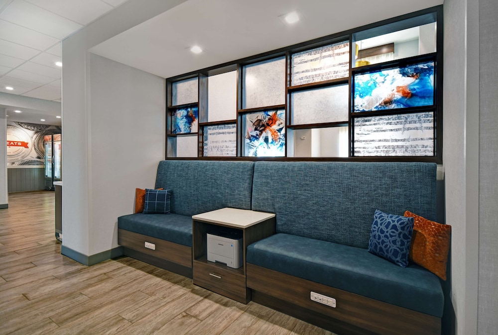 Hampton Inn Midland South - photo 40