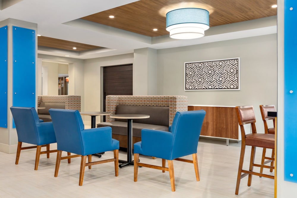 Holiday Inn Express & Suites Philadelphia Mt. Laurel by IHG - photo 33