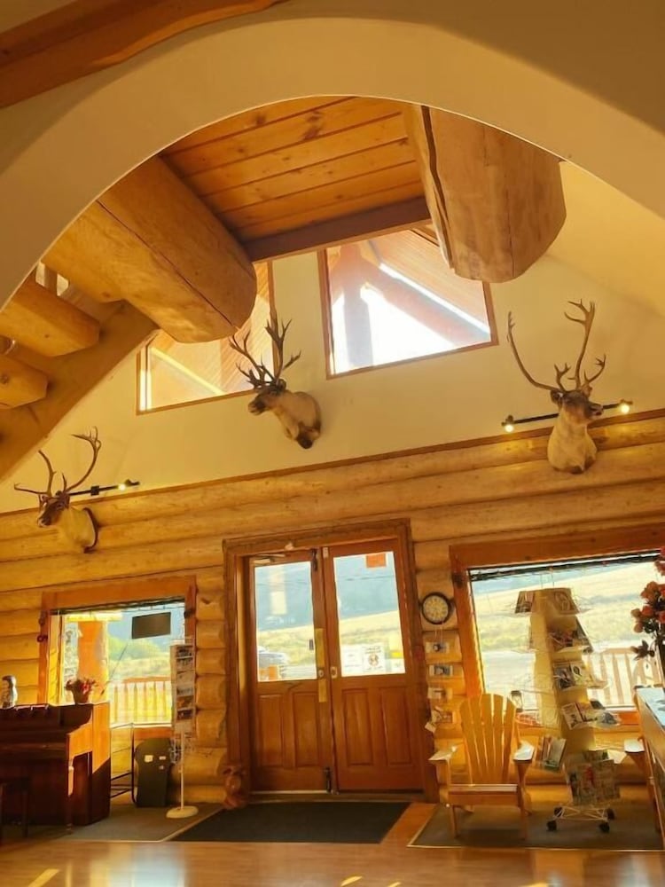 Bear’s Claw Lodge — Cache Creek — photo 4