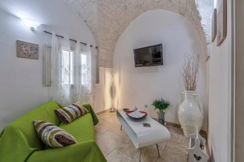 Borgo Diaz in Cisternino, Italy