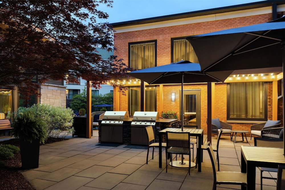 Homewood Suites by Hilton Burlington - photo 37