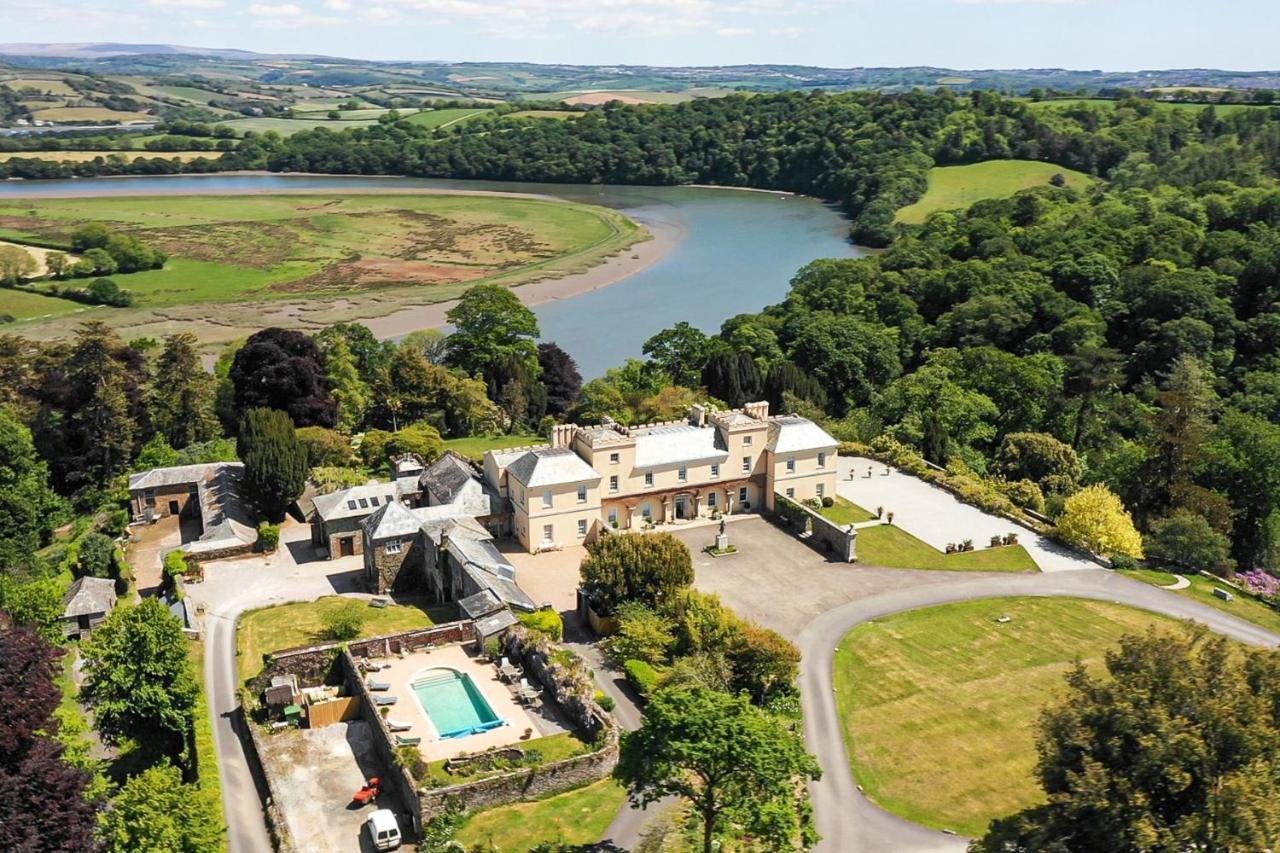 Cornish Castle — 4-Star Luxury Hotel in Saltash, United Kingdom