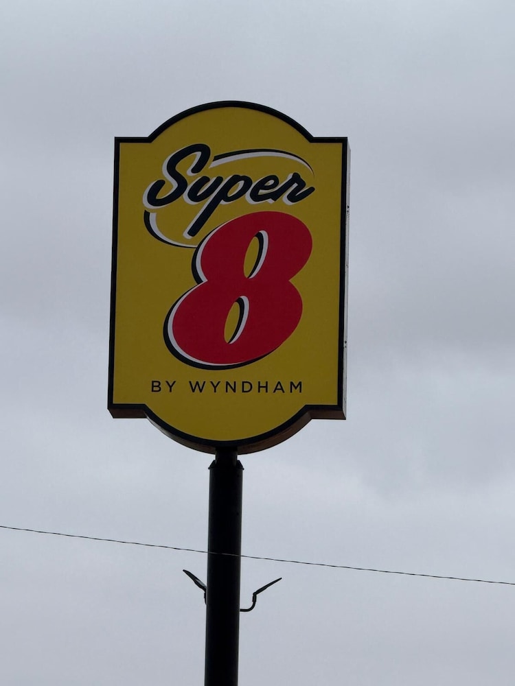 Super 8 by Wyndham Cozad - photo 16