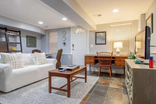 Delightful 1 BR Accommodations Nearby METRO — 4-Star Luxury Hotel in Washington, United States