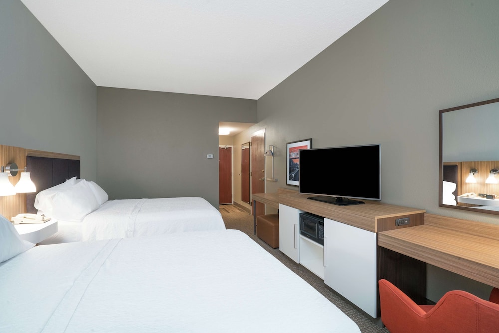 Hampton Inn Madison Huntsville Airport - photo 13