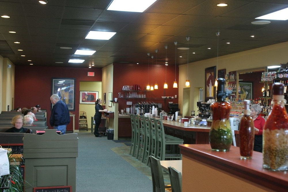 Tremont Inn on Main - photo 16