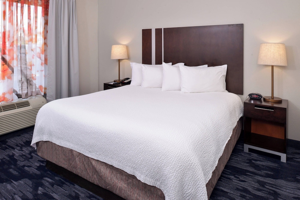 Fairfield Inn & Suites Cedar Rapids - photo 14