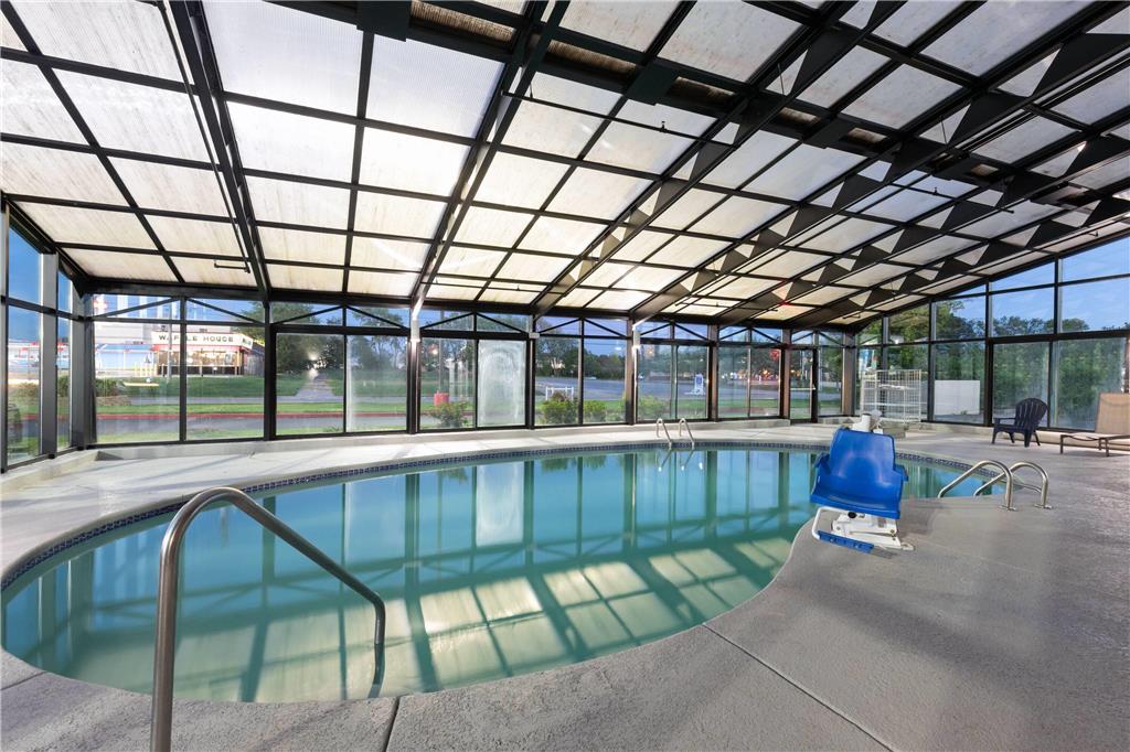 La Quinta Inn & Suites by Wyndham Springdale - photo 8