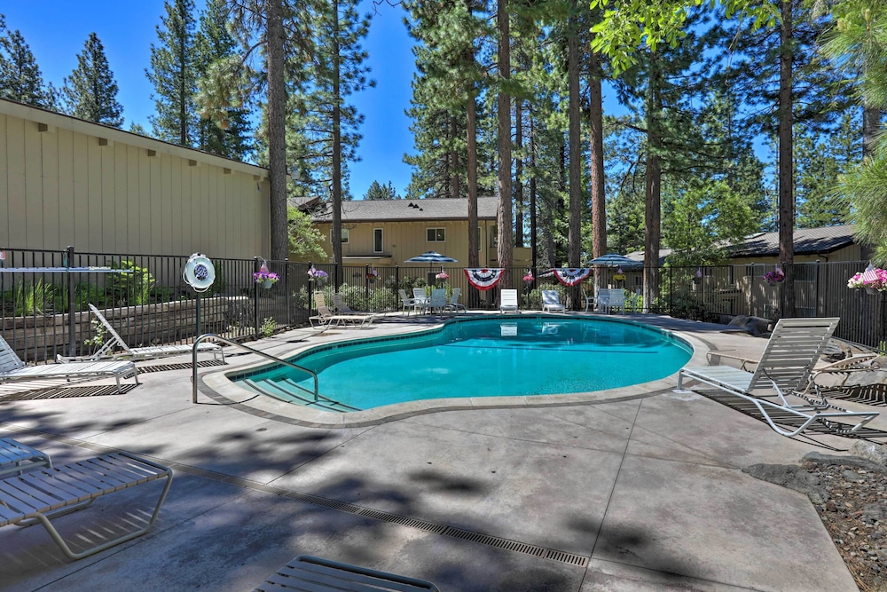 1 Mi To Diamond Peak Ski Resort Condo with Pool - photo 3