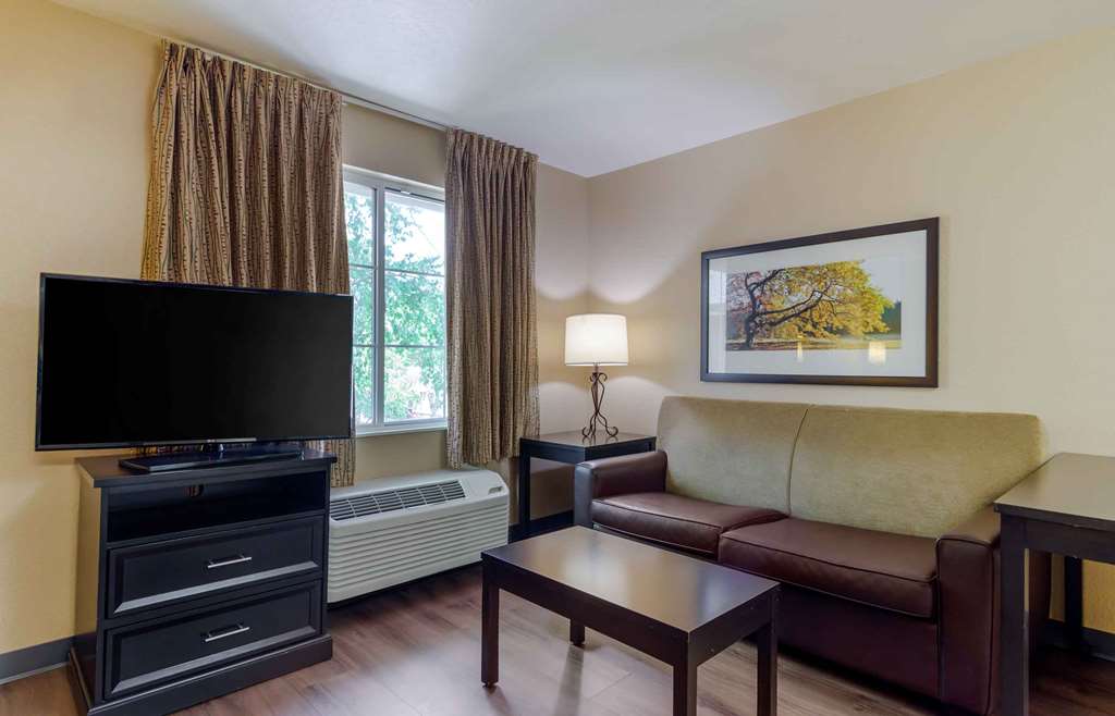 Extended Stay America Select Suites Atlanta Perimeter Peacht - photo 7