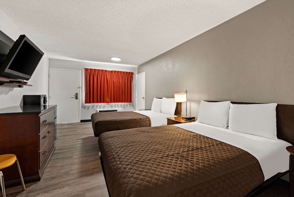Rodeway Inn Brooklawn NJ - photo 25