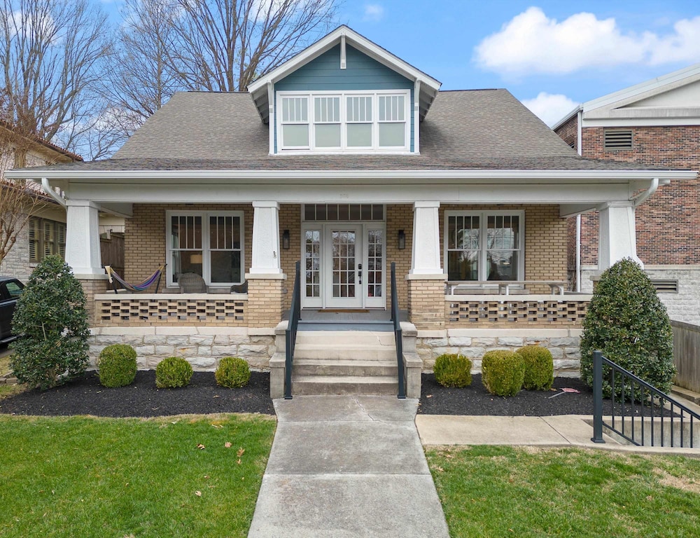 Muletown Haven Stunning Downtown Escape in Columbia, United States