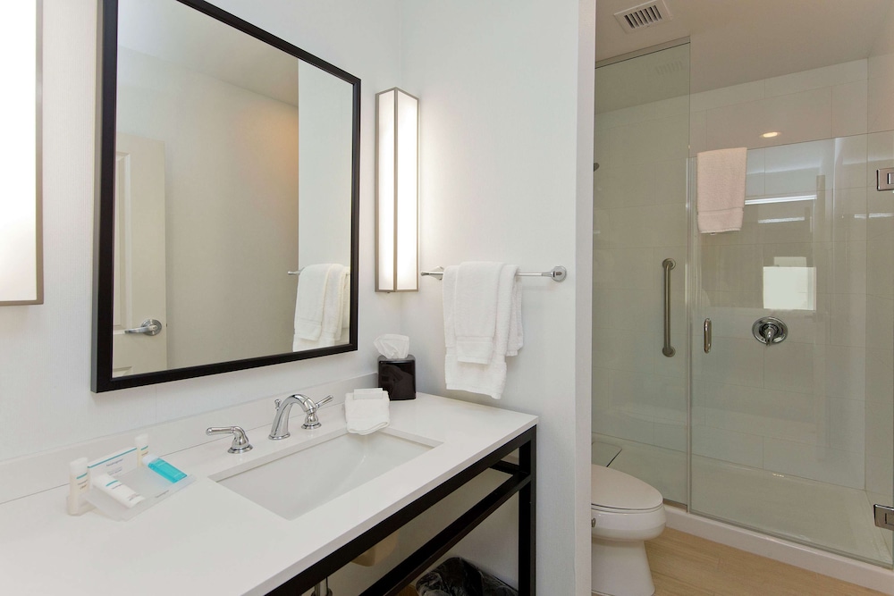 Hilton Garden Inn Martinsburg - photo 37