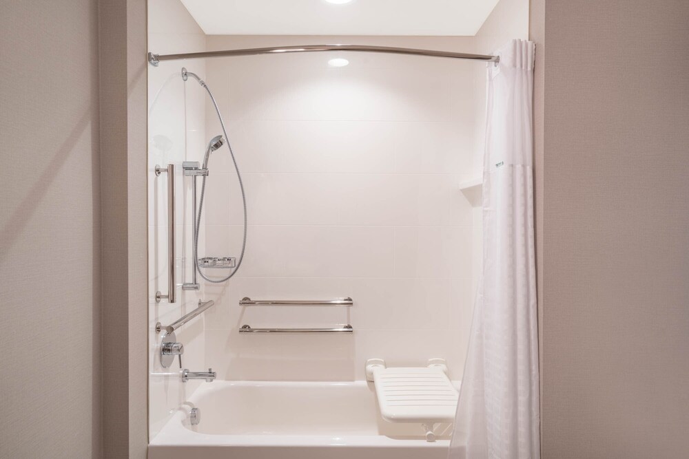 Courtyard by Marriott Seattle SeaTac Airport - photo 10