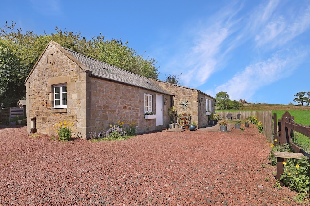 Plumtree Cottage — 4-Star Luxury Hotel in Alnmouth, United Kingdom