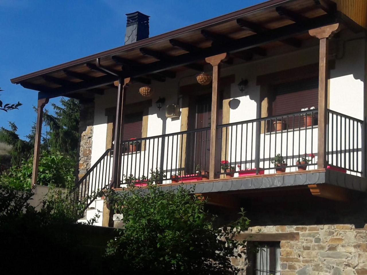 La Casita De La Senora Maria — Ponferrada