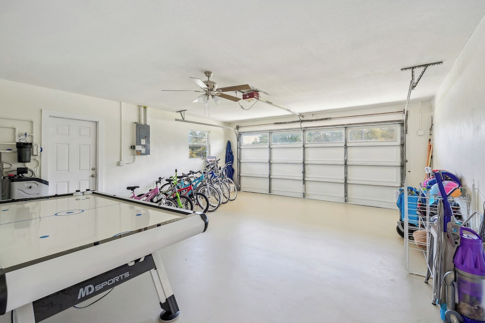 Bikes Yard & Fire Pit at Upscale Lecanto Home - photo 22