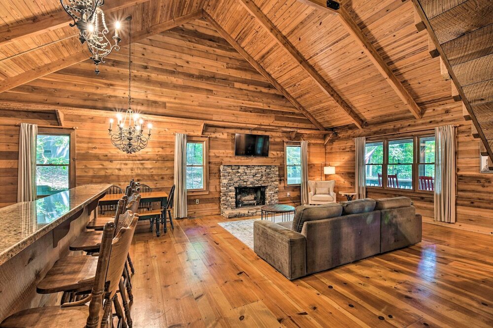 Big Canoe Mountain Resort Cabin w Pool Access - photo 4