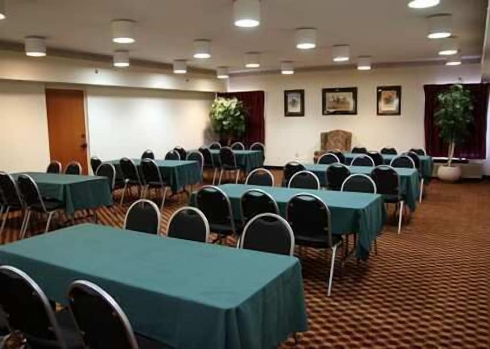 Hampton Inn Hanover - photo 25