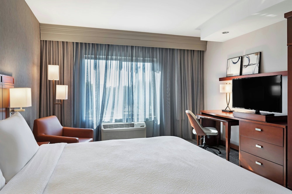 Courtyard by Marriott Long Beach Airport - photo 19