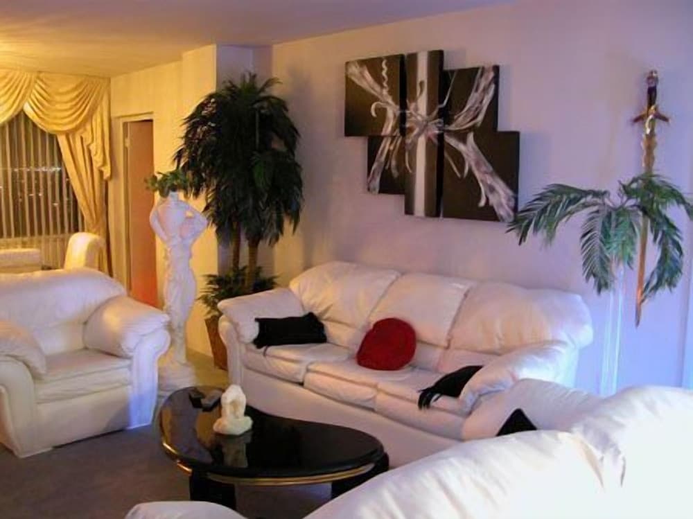 Ocean Manor Beach Hotel - photo 59