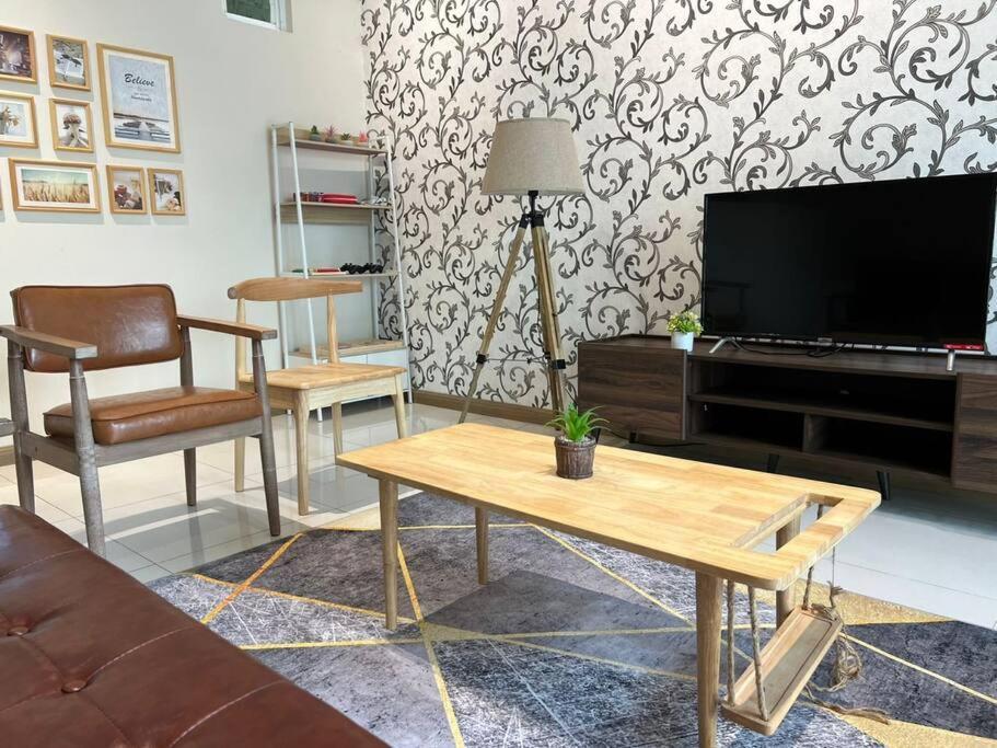 Karpal Singh Drive Seaside Georgetown 4BR 15pax by 3C — 4-Star Luxury Hotel in George Town, Malaysia