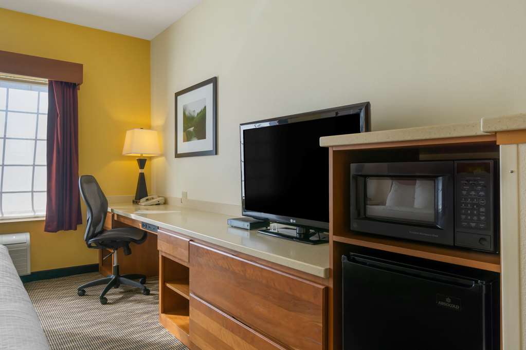 Best Western Plus Park Place Inn & Suites - photo 18