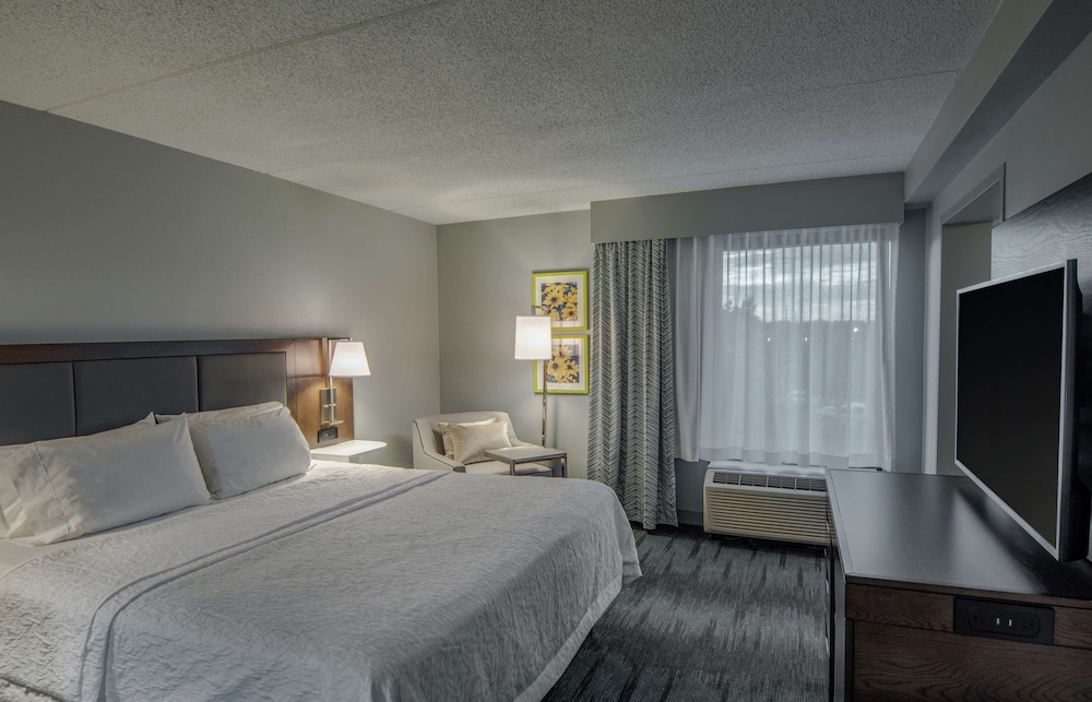 Hampton Inn Waldorf - photo 13