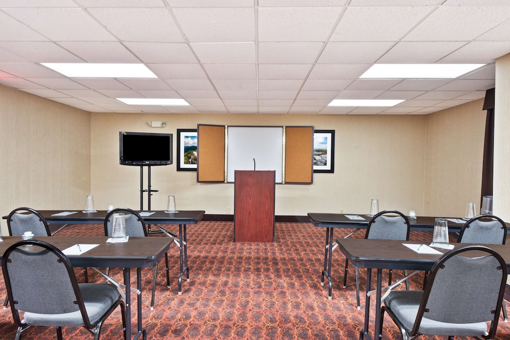 Hampton Inn Huntington Barboursville - photo 29
