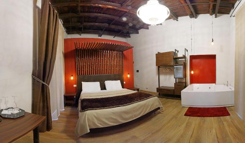 Duomo Luxury Suites - last minute hotel in Naples