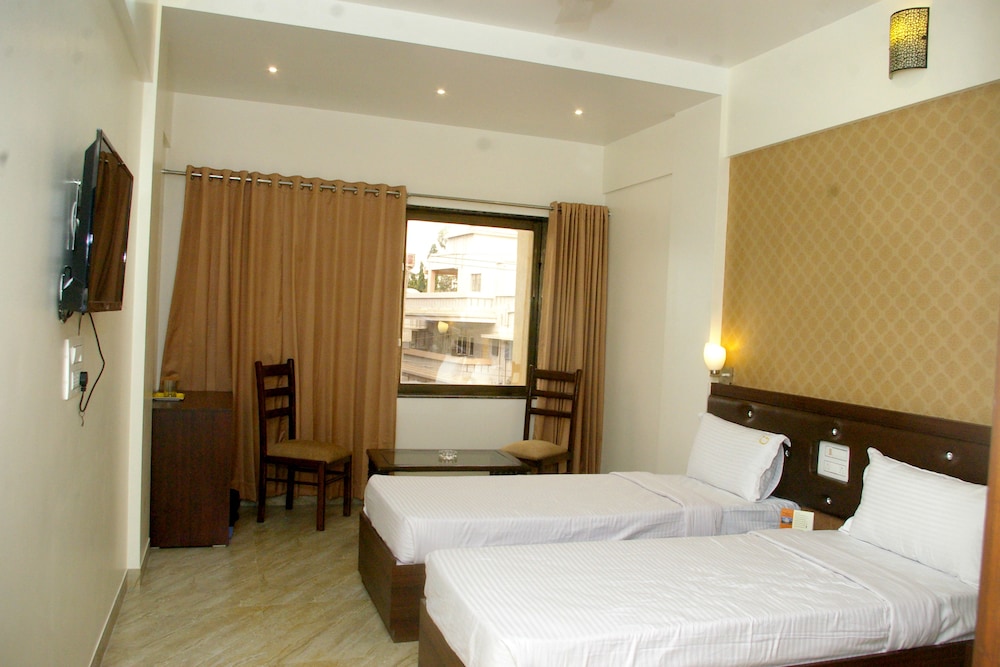 Hotel Gulmohar Pride in Ahmadnagar, India