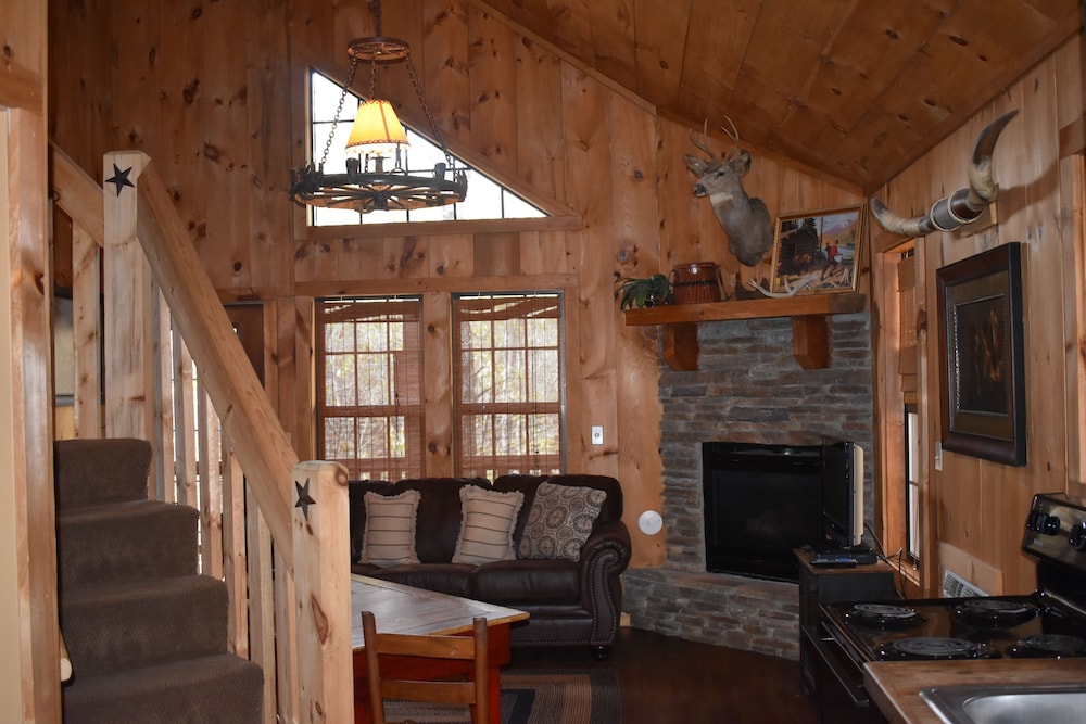 Bear Creek Lodge Cabin Resort - photo 57