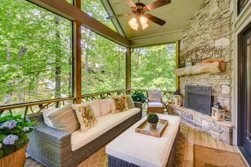 5 Mi to Cashiers Group Friendly Golf Getaway — 4-Star Luxury Hotel in Cullowhee, United States