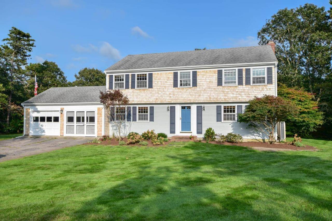 Dogs welcome huge yard right next to Rail Trail in Harwich, United States