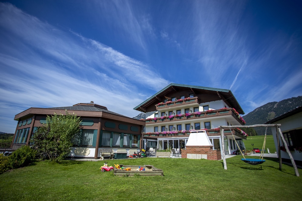 Berghof Mitterberg - carbon neutral hotel in Groebming