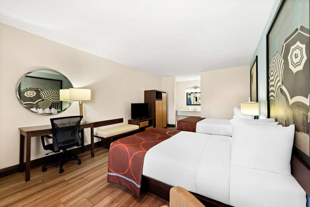 Super 8 by Wyndham Florida City Gateway to Keys Everglades - photo 20