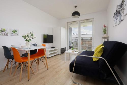 Modern Apartment in Warsaw with Underground Parking by Noclegi Renters — 4-Star Luxury Hotel in Warsaw, Poland