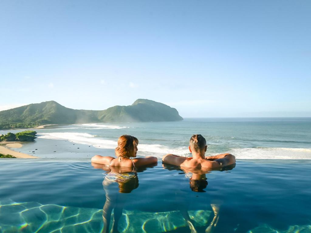 Kirana Retreat Beach Front Resort — 4-Star Luxury Hotel in Sekongkang Bawah, Indonesia