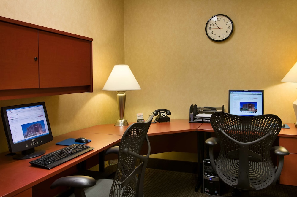 Hilton Garden Inn Detroit Downtown - photo 31