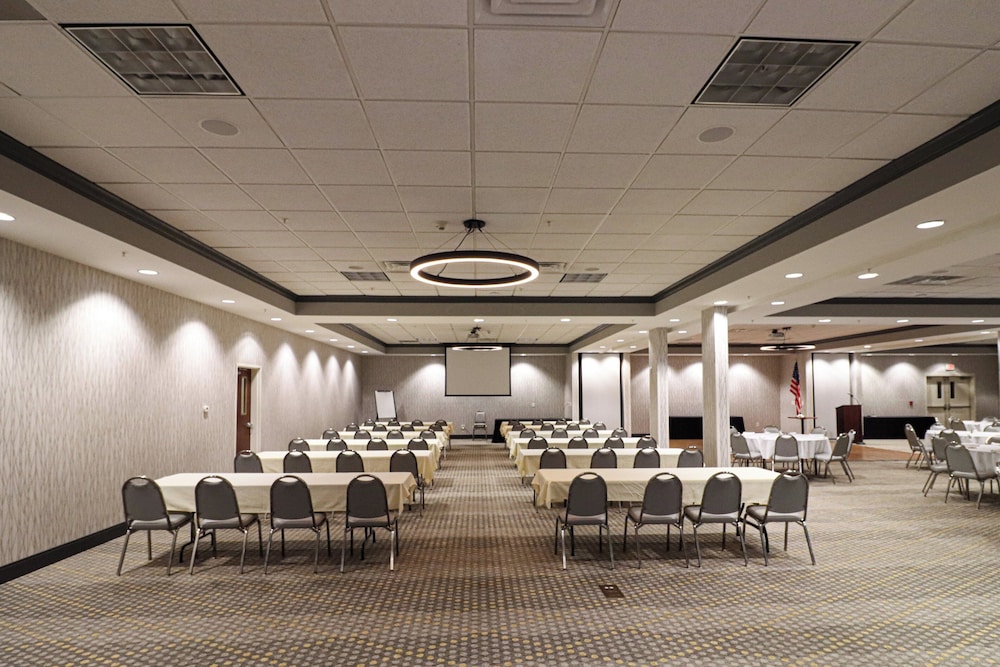 Holiday Inn Quincy East by IHG - photo 37