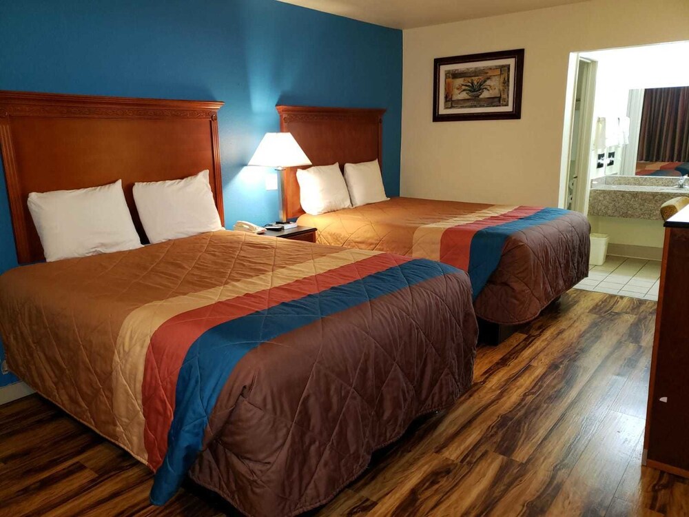 Rest Inn & Suites - photo 6